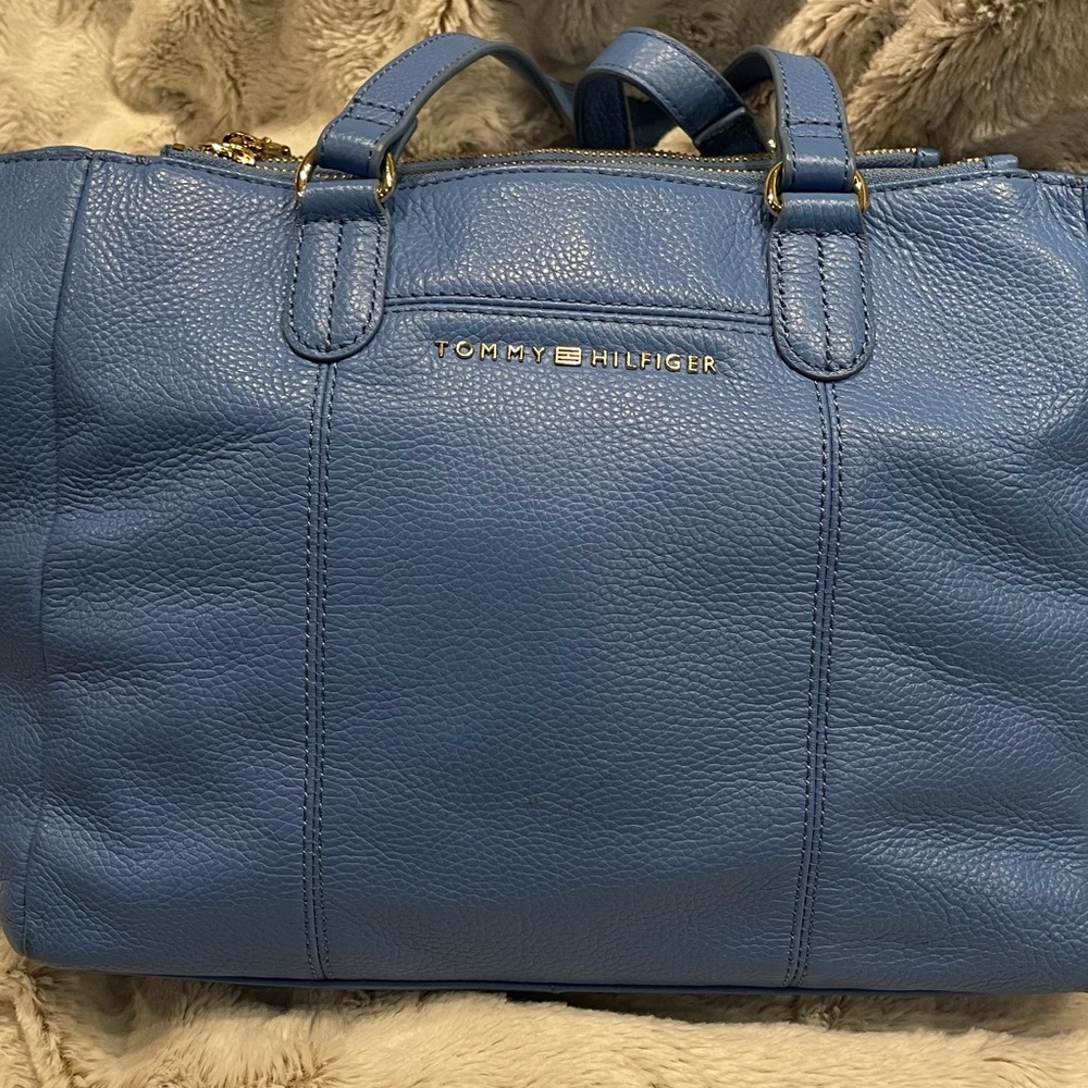 🎀 Beautiful blue, soft, leather, Tommy Hilfiger satchel!!🎀